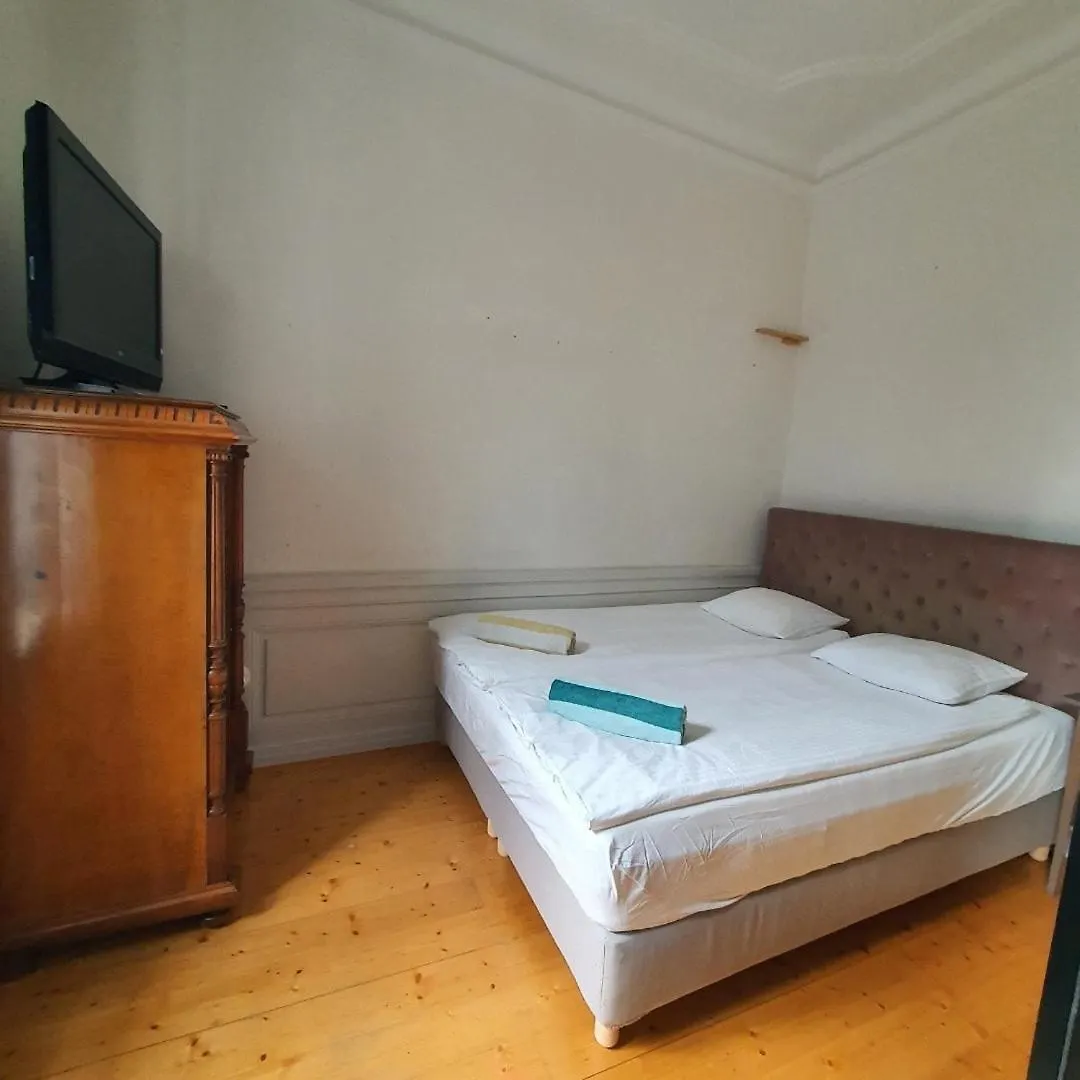 3 Bedroom Apartment In The Old Town With Bathtub! Stockholm